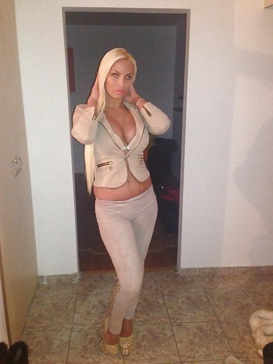 25P Romanian women: Christina