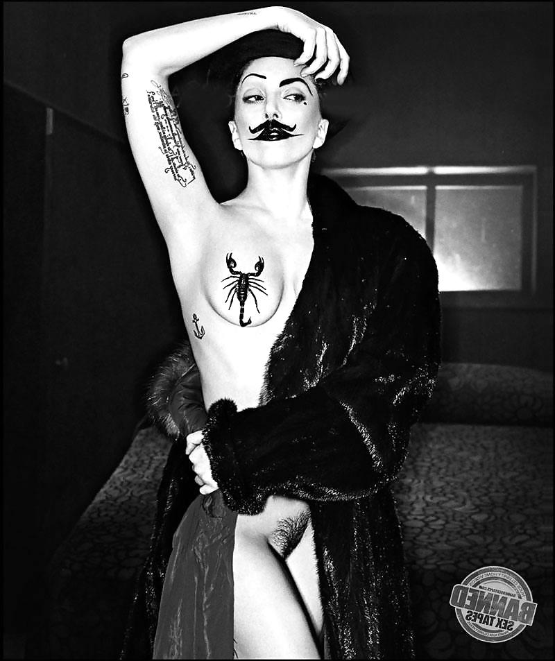 25P Lady Gaga totally nude - Tits, Ass n Pussy HQ