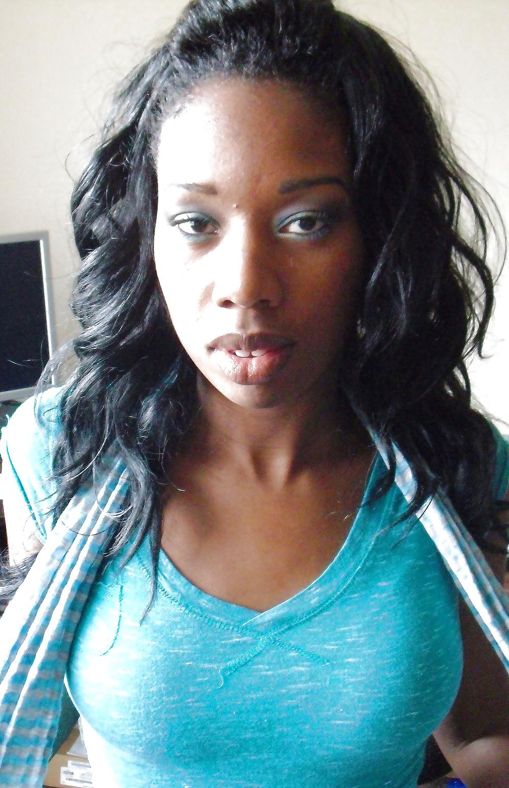 25P Ebony facial queen Naomi