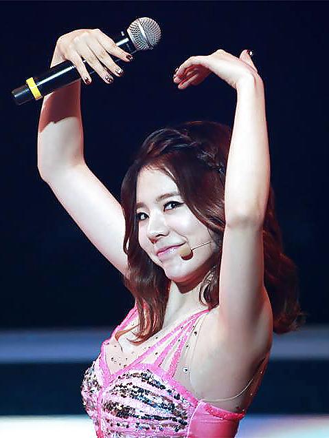 25P Lee Soon-kyu's armpits (Girls' Generation).