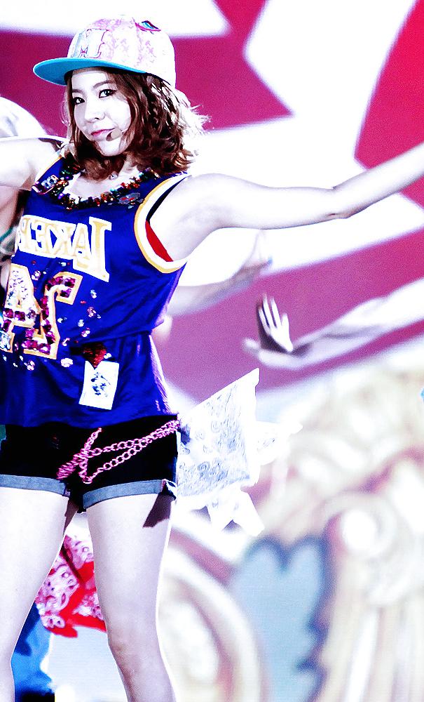 25P Lee Soon-kyu's armpits (Girls' Generation).