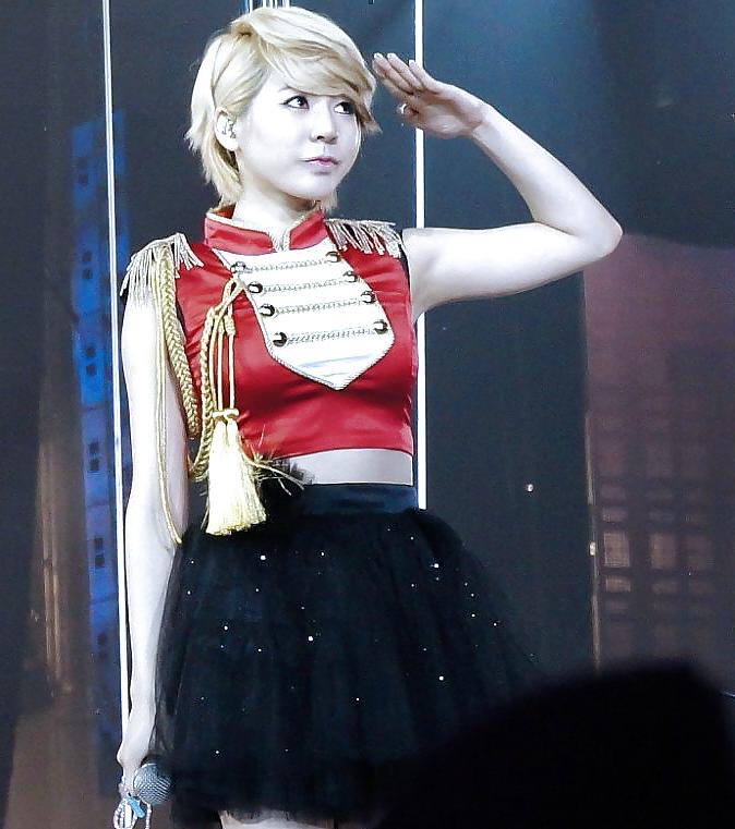 25P Lee Soon-kyu's armpits (Girls' Generation).