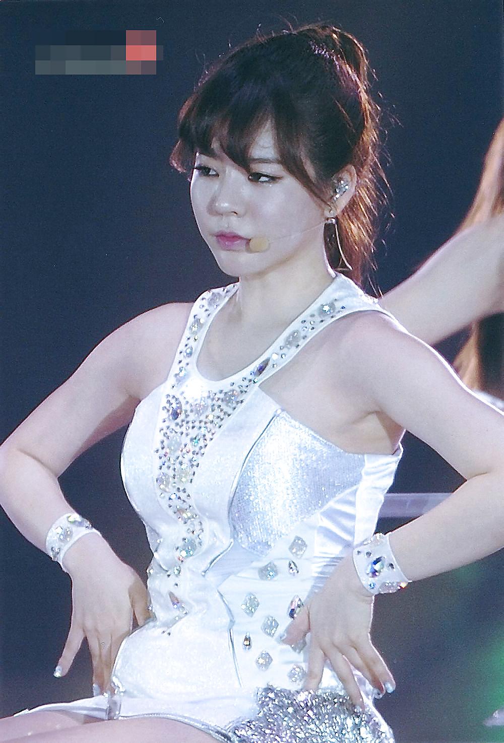 25P Lee Soon-kyu's armpits (Girls' Generation).