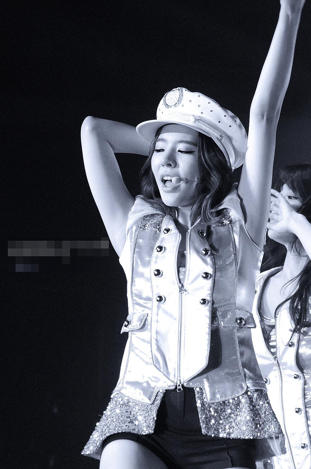 25P Lee Soon-kyu's armpits (Girls' Generation).