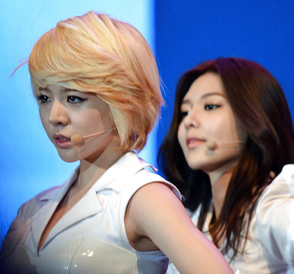 25P Lee Soon-kyu's armpits (Girls' Generation).