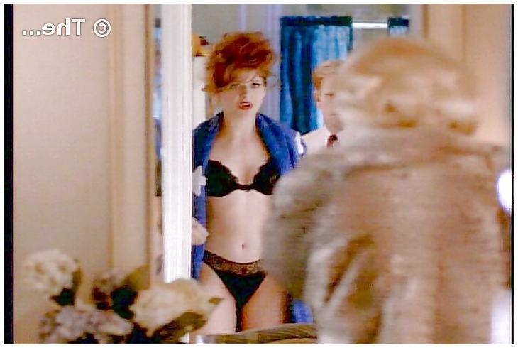 25P Debra messing