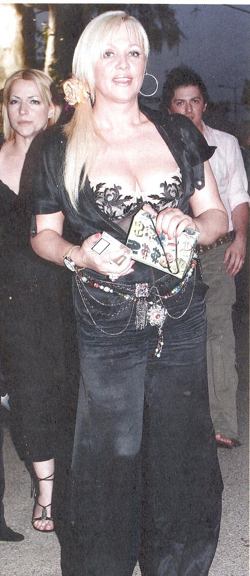 6P ROYLA KOROMHLA GREEK MILF CELEB