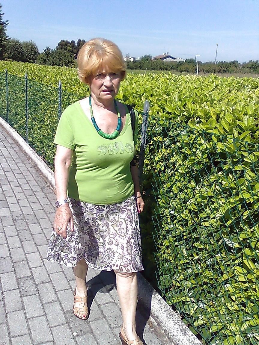 25P Various Granny Clothed
