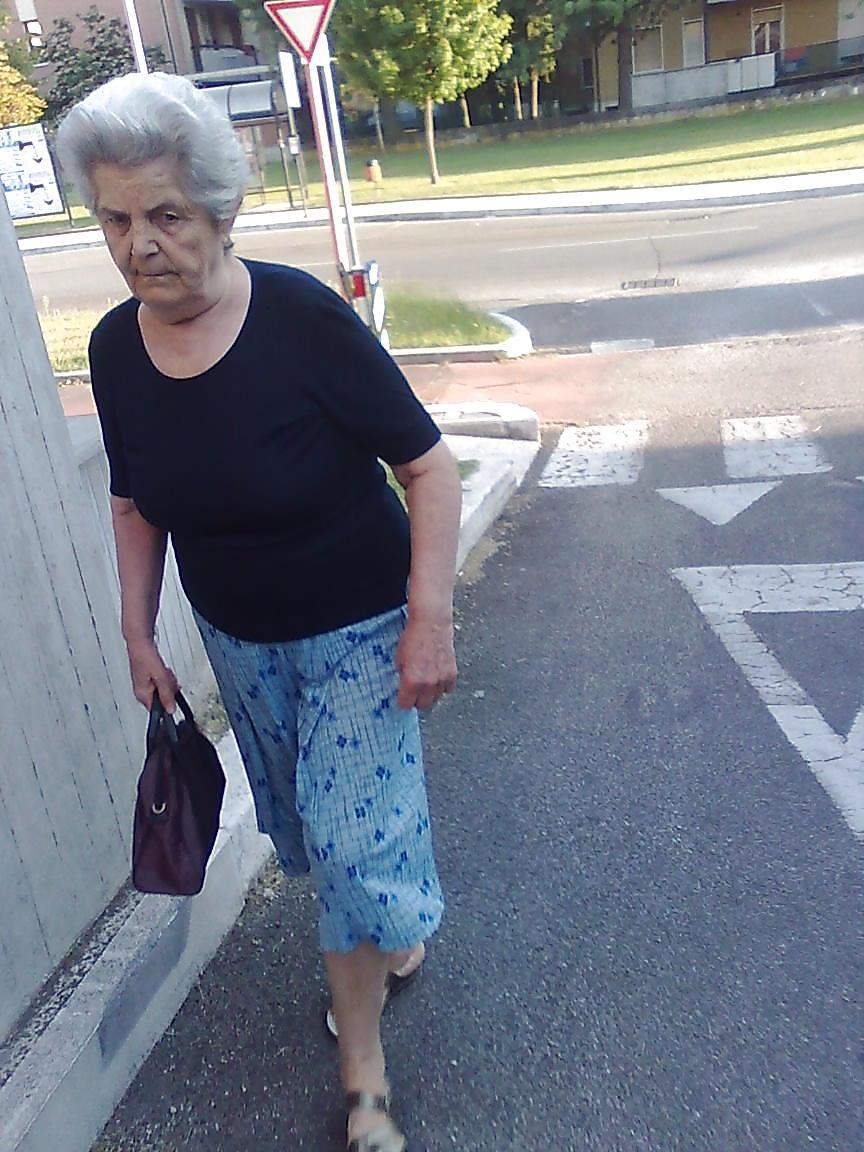 25P Various Granny Clothed