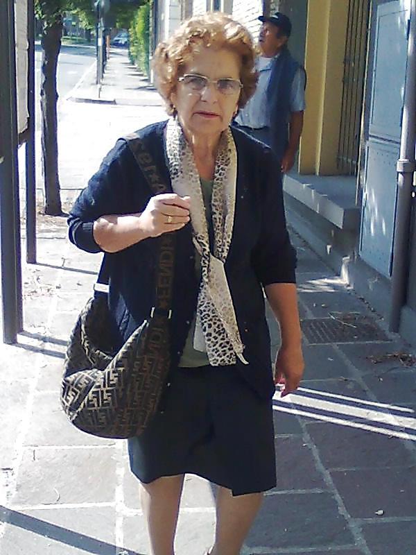 25P Various Granny Clothed