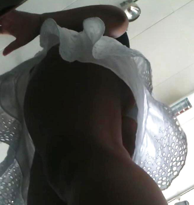15P Upskirt - Sous les jupes - 1