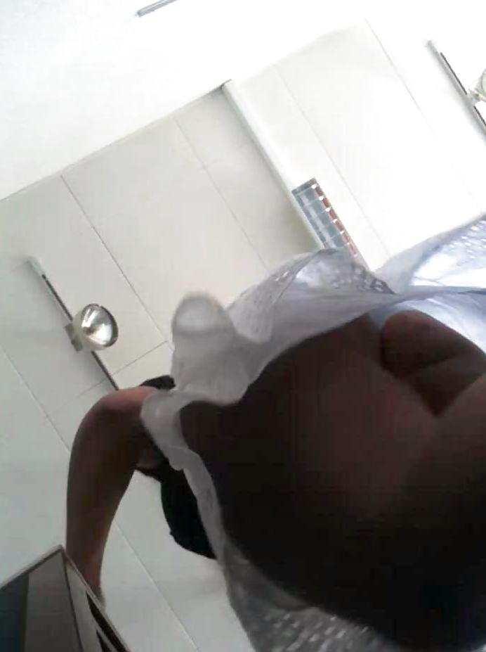 15P Upskirt - Sous les jupes - 1