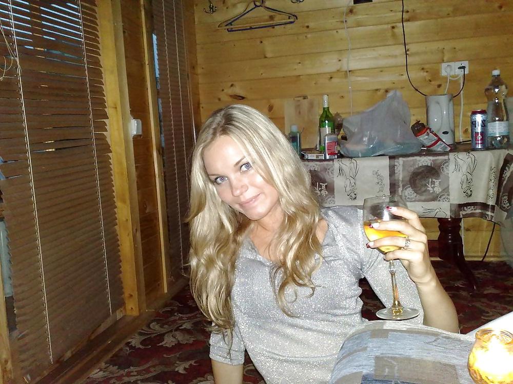 25P Blonde wife - vacation