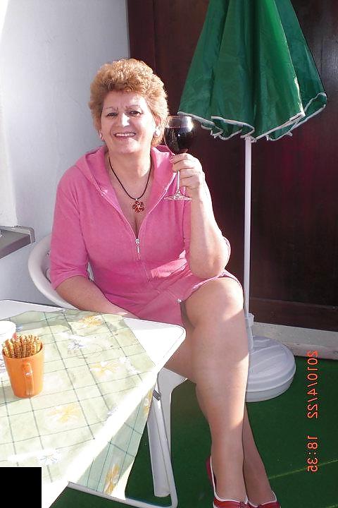 25P Sexy Granny Slut