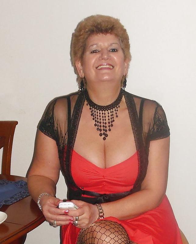 25P Sexy Granny Slut