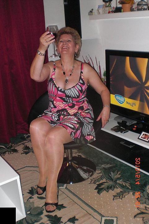 25P Sexy Granny Slut