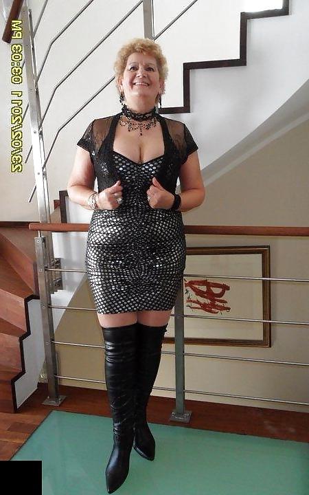 25P Sexy Granny Slut