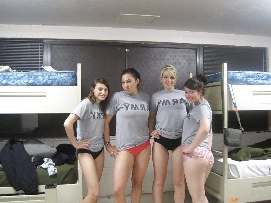 25P Non Nude Amateurs