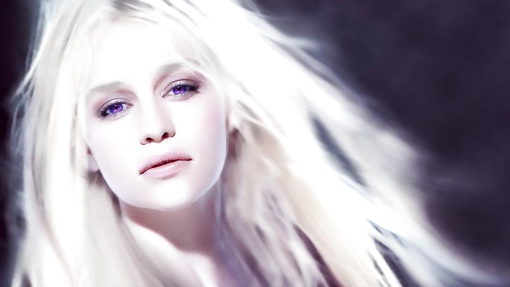25P Emilia Clarke vs. Natalie Dormer