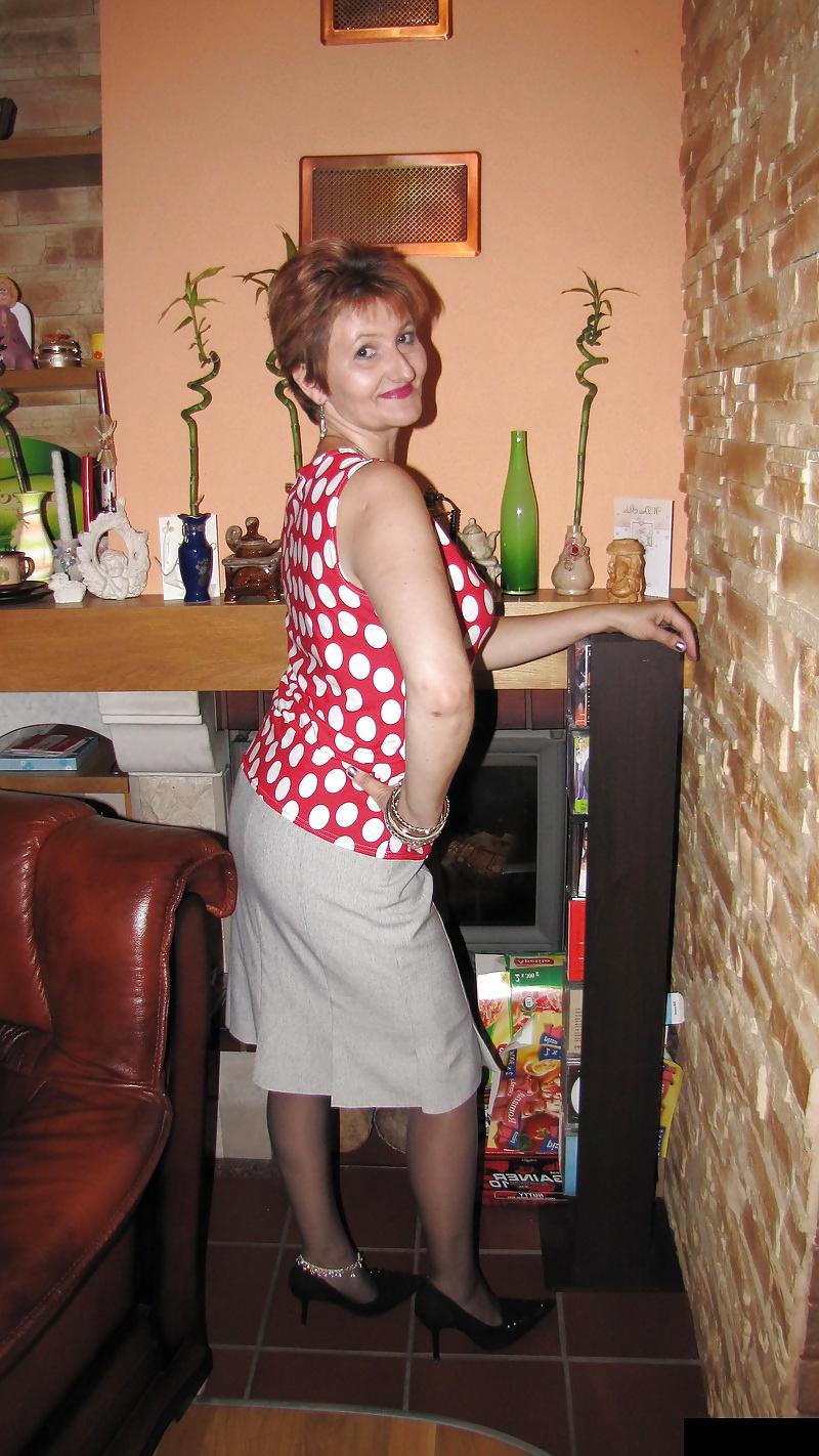 25P Lovely Mature Slut