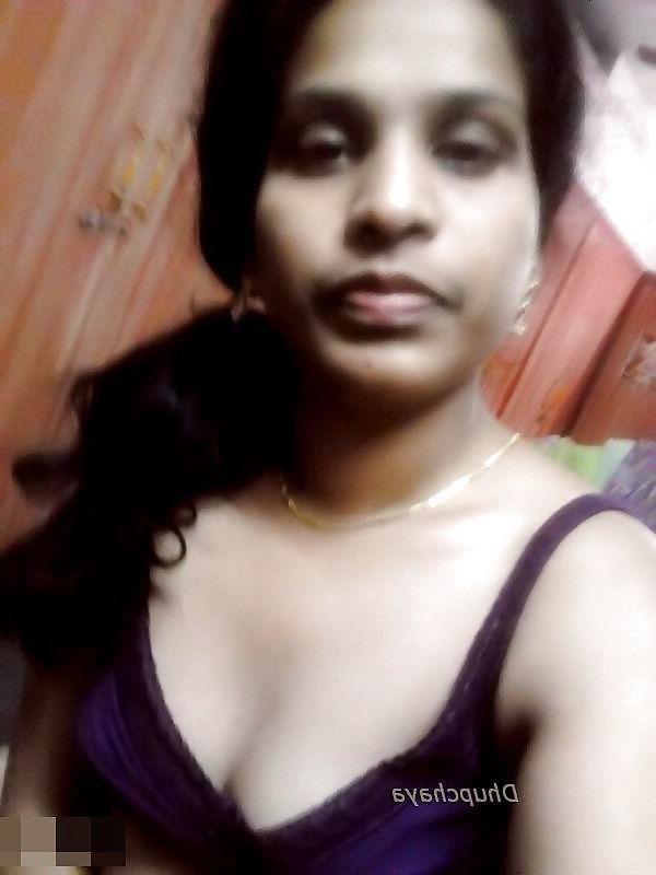 10P Telugu lady from Medak showing tits ass and  pussy 