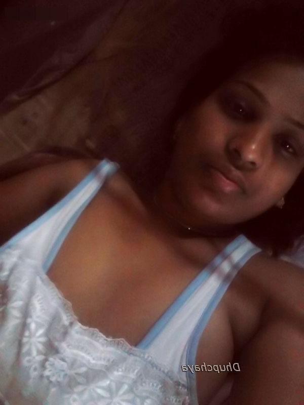 10P Telugu lady from Medak showing tits ass and  pussy 