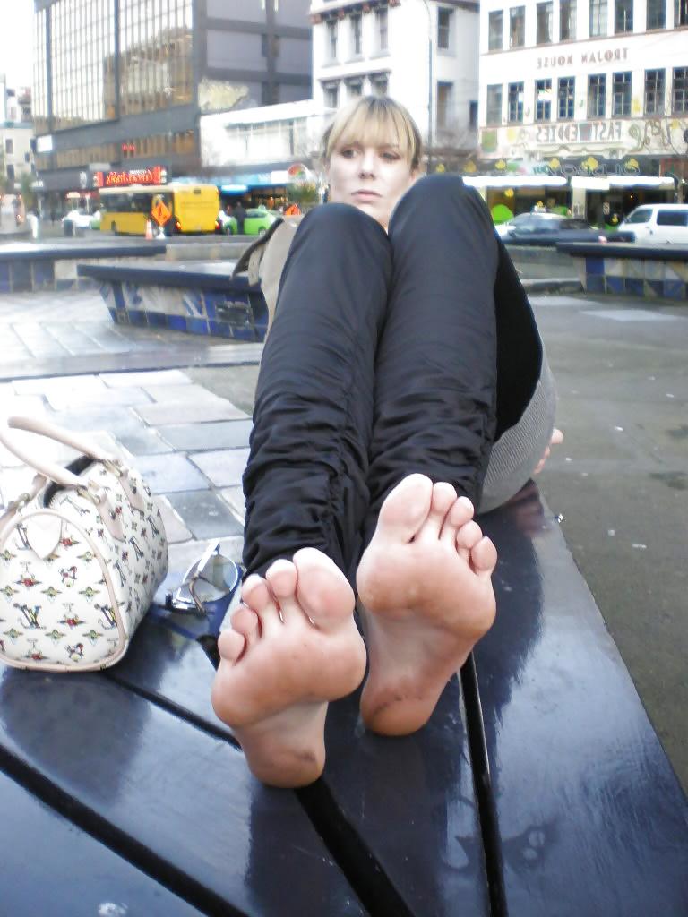 24P Sexy Blonde Rough Soles
