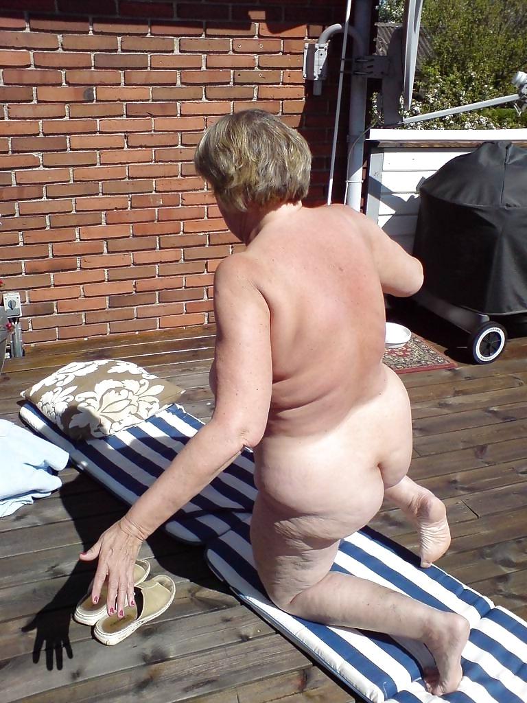 25P Mature and granny passion 15
