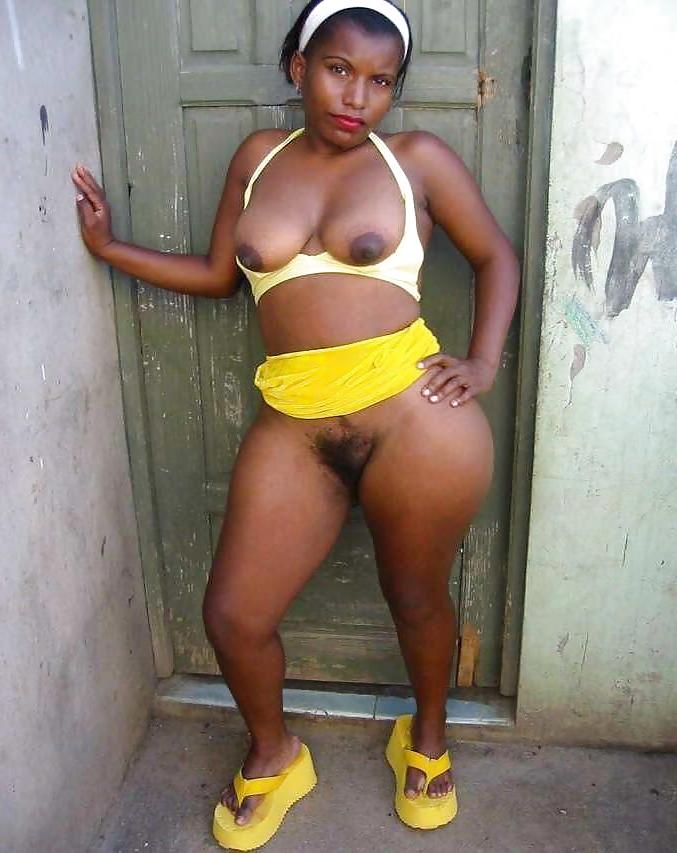 24P Nice Busty Ebony Amateurs