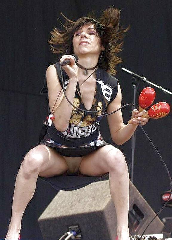 25P Upskirt moments