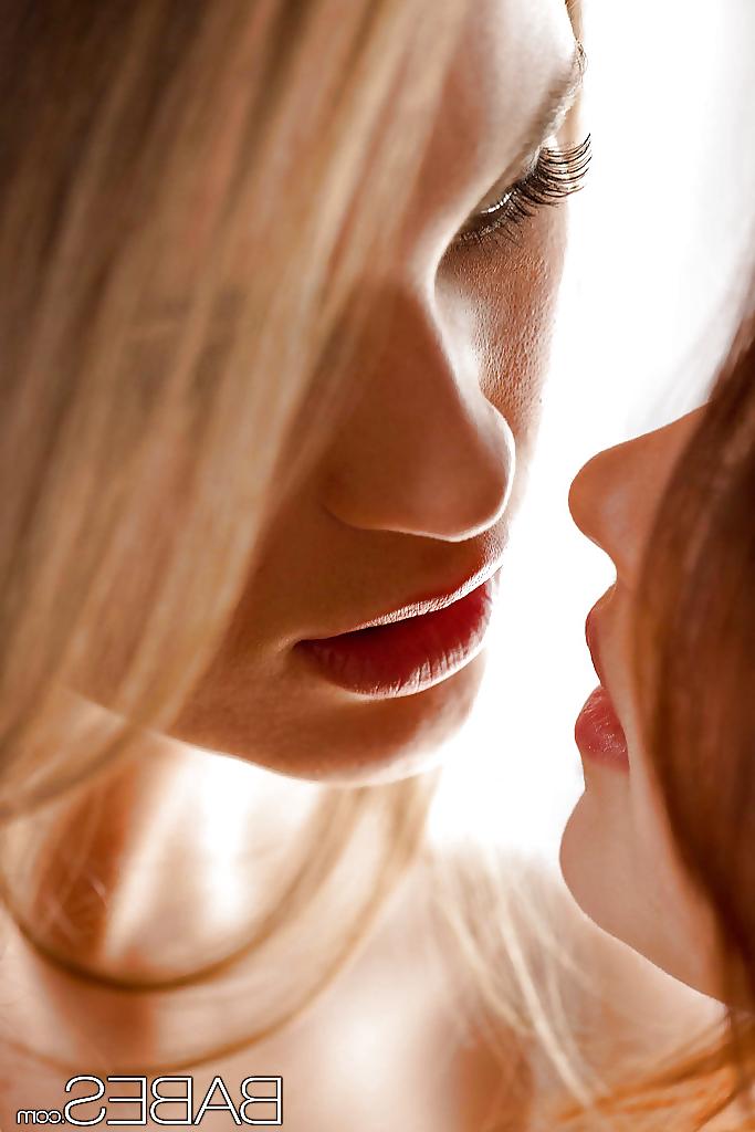 21P ROMANTIC LESBIAN 4