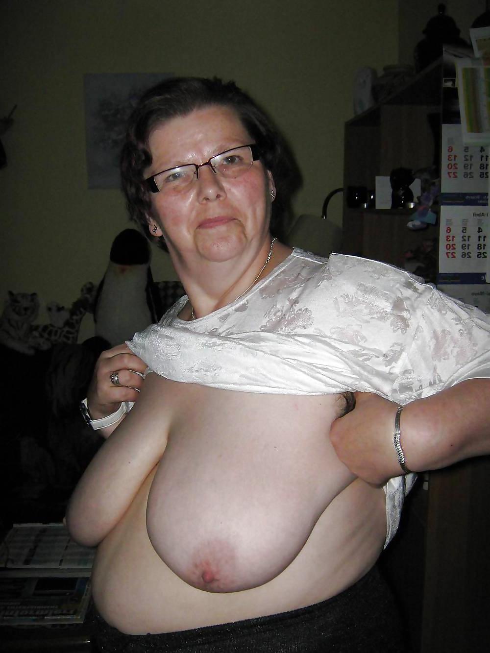 25P Grab a granny 109