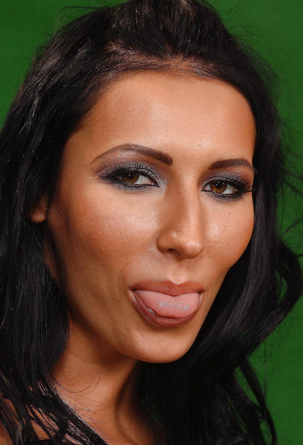 25P Teens open Mouth and tongues out