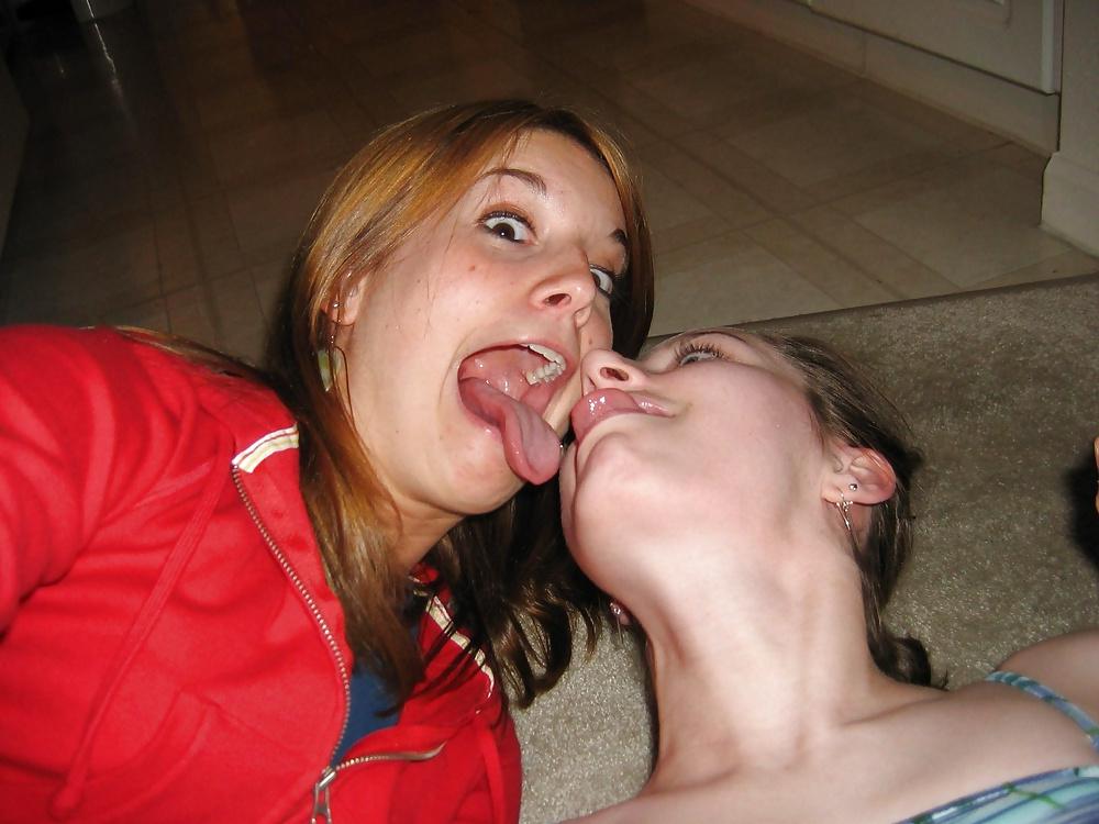 25P Teens open Mouth and tongues out