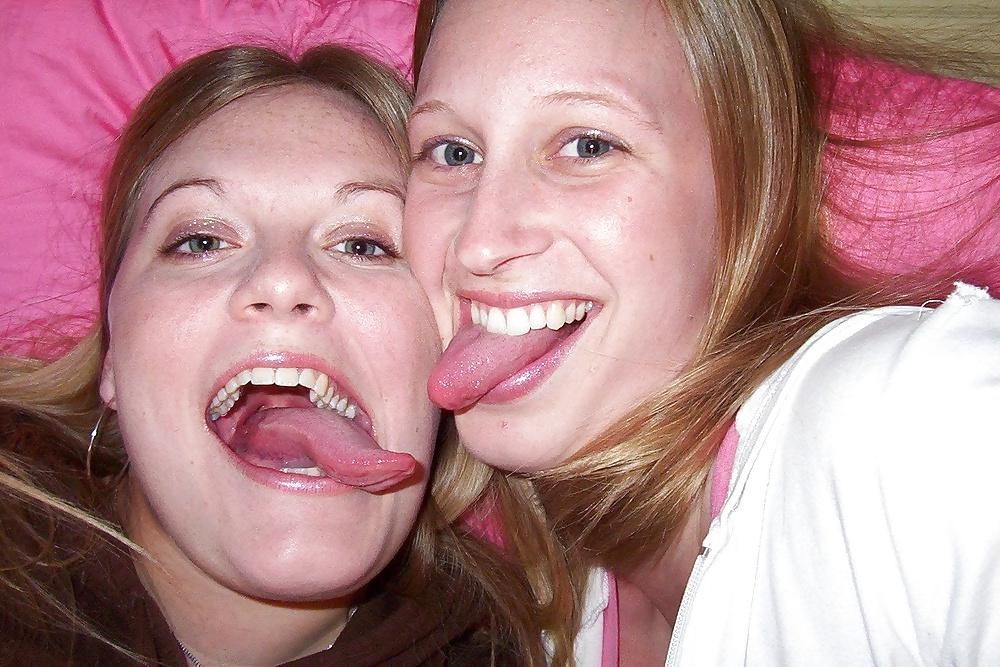 25P Teens open Mouth and tongues out