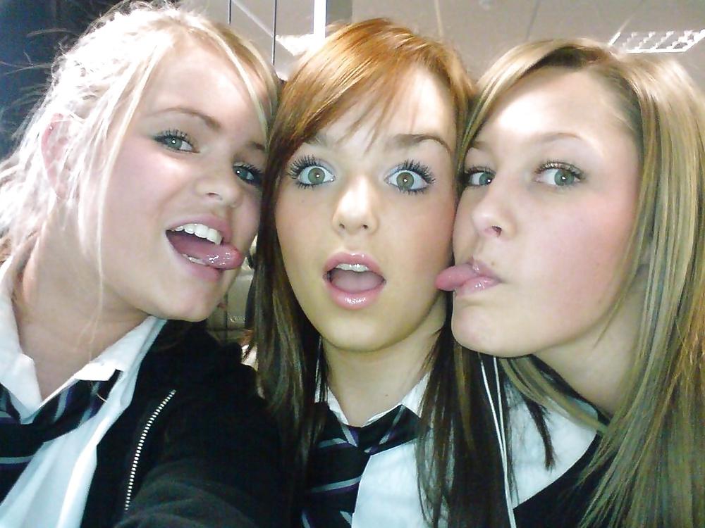 25P Teens open Mouth and tongues out