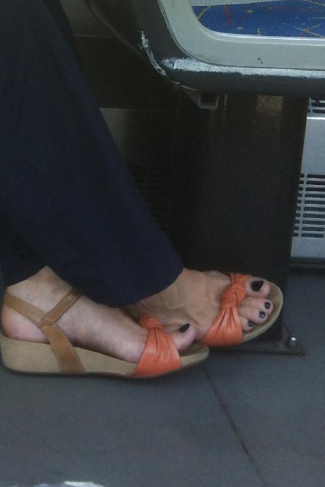 15P Some voyeur feet