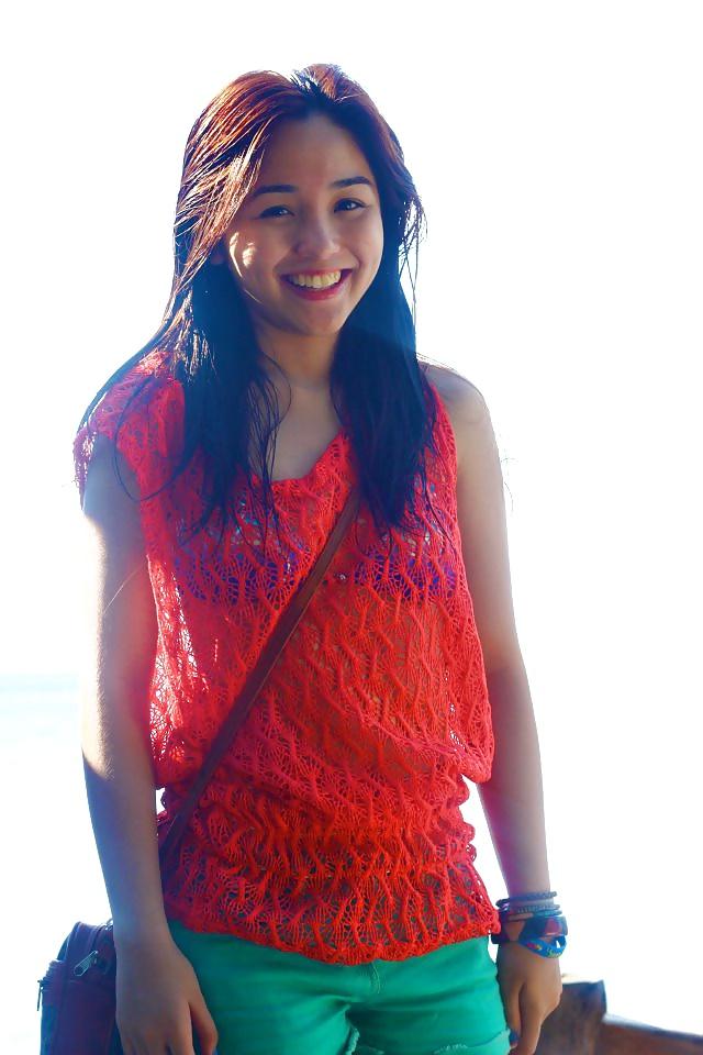 25P Hot filipino girls in bikinis