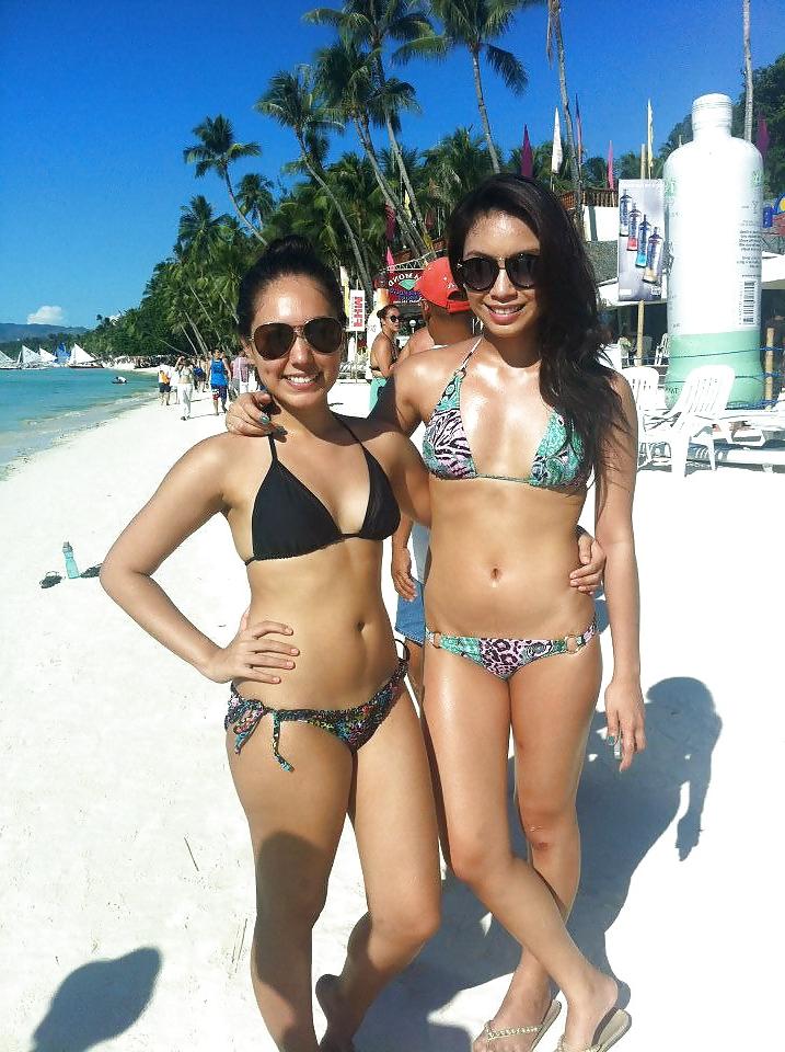 25P Hot filipino girls in bikinis