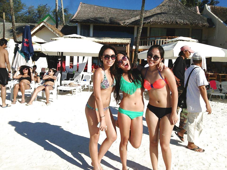 25P Hot filipino girls in bikinis