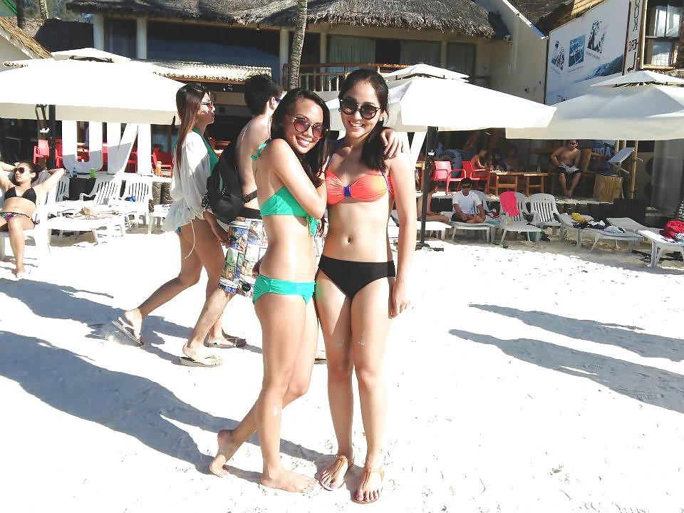 25P Hot filipino girls in bikinis