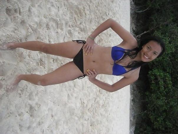 25P Hot filipino girls in bikinis