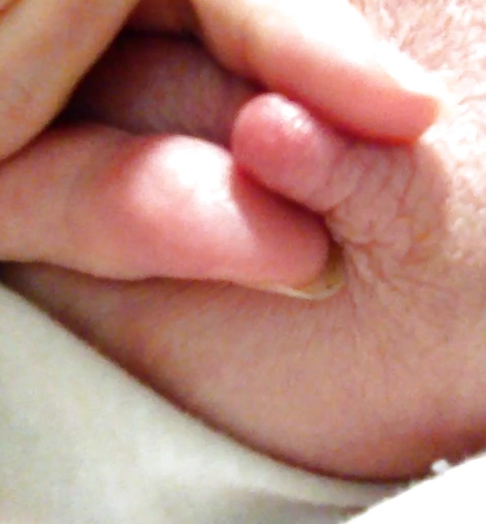 12P Squeezing, playing my Nipples