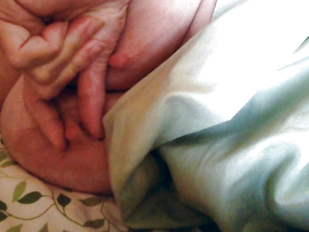 12P Squeezing, playing my Nipples