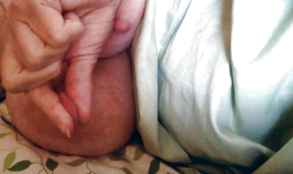 12P Squeezing, playing my Nipples