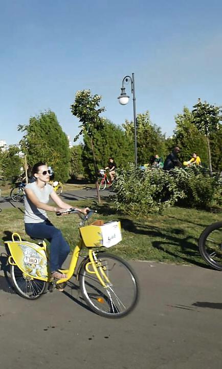16P Sexy girls bike romanian