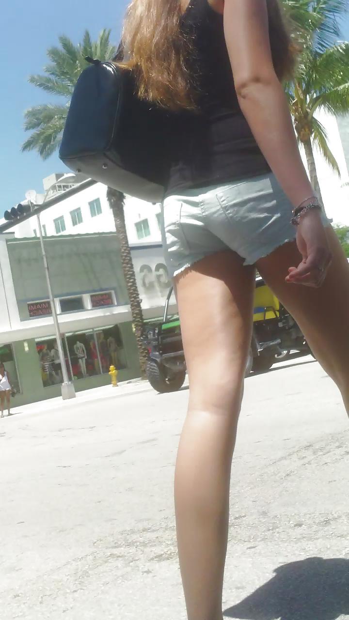 25P Popular teen girls ass & butt in jeans part 4 