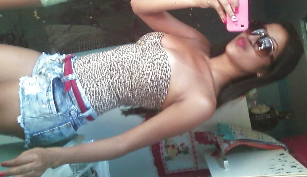 25P Hot babes no nude