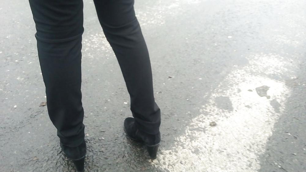 25P Sexy feet, legs annd ass romanian