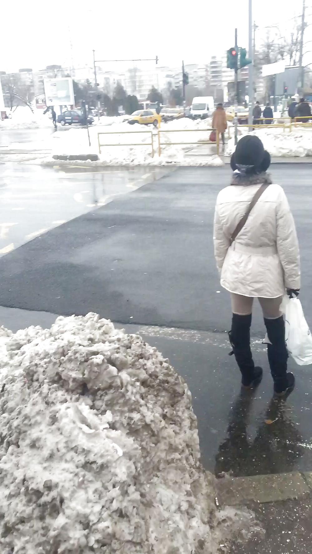 25P Sexy feet, legs annd ass romanian